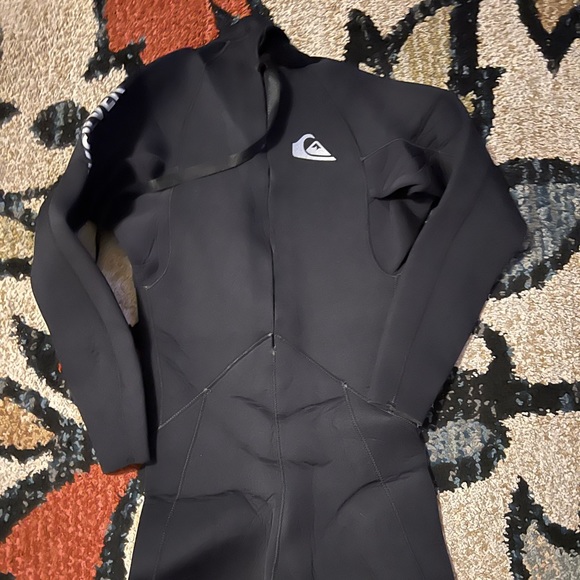 3mm M quicksilver wetsuit - Picture 4 of 9